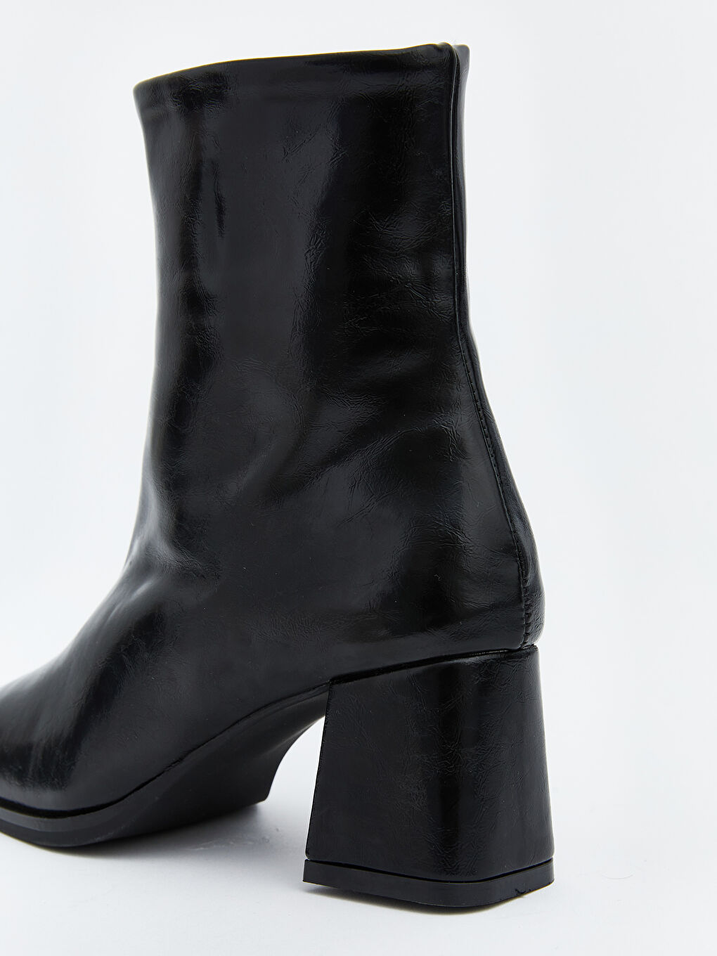 Siyah Süet Görünümlü Kadın Topuklu Bot-4