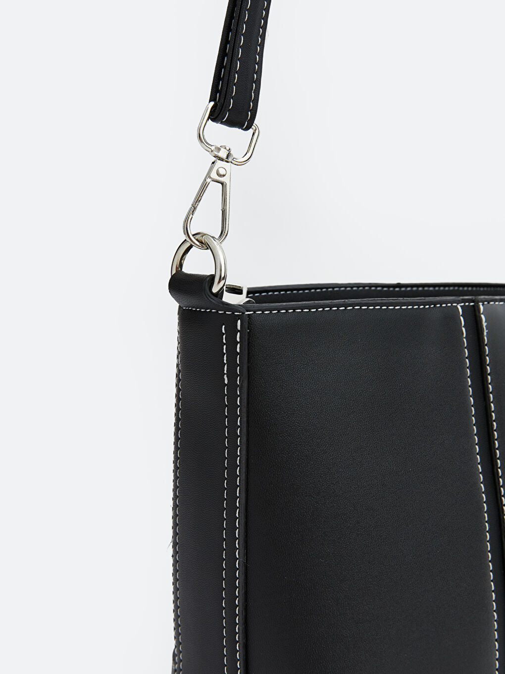 Siyah Deri Görünümlü Kadın Omuz Çantası-2