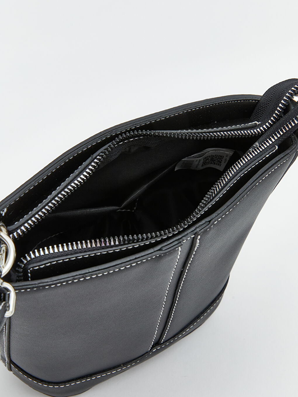 Siyah Deri Görünümlü Kadın Omuz Çantası-4