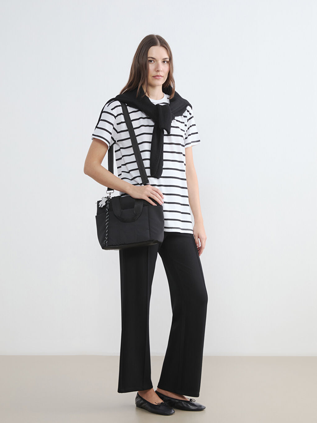 Сумка на плечо с брелоком для женское-1