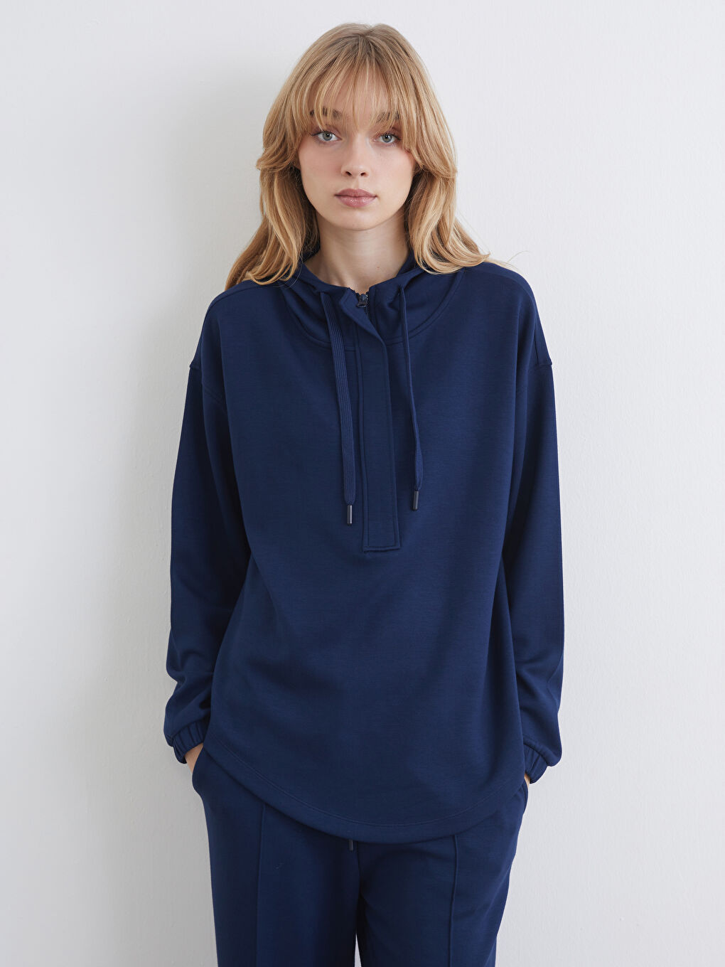 Woman NAVY Hoodie
