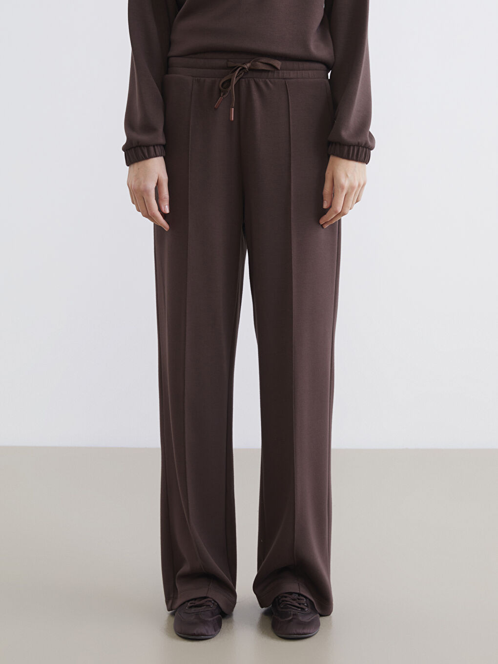 Elasticated Waist Wide Leg Women's Sweatpants-1