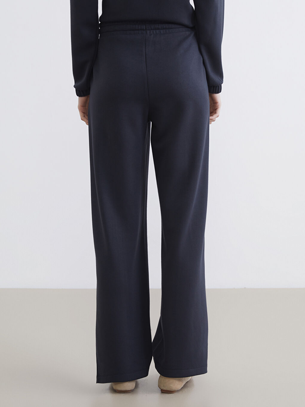 بنطلون رياضي واسع الأرجل بخصر مرن للسيدات-3