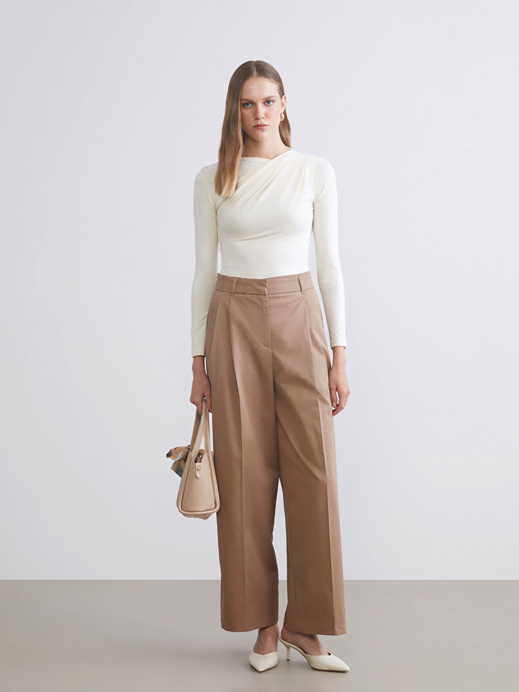 Kahverengi Fular Detaylı Kadın Omuz Çantası-1