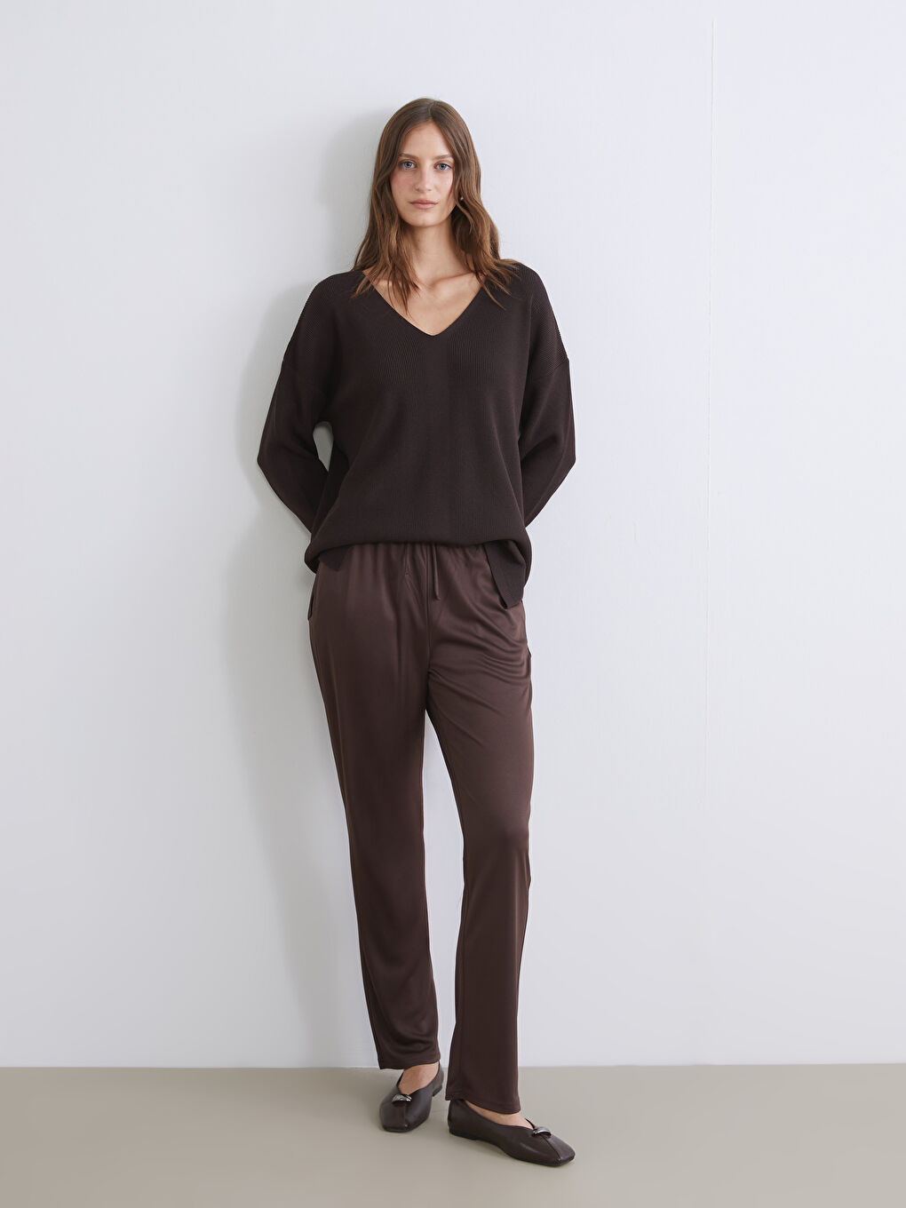 Kahverengi V Yaka Kadın Triko Kazak-1