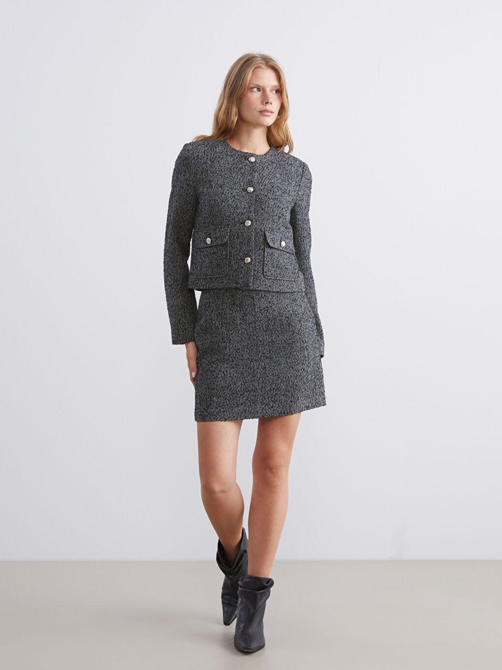 تنورة أسود امرأة