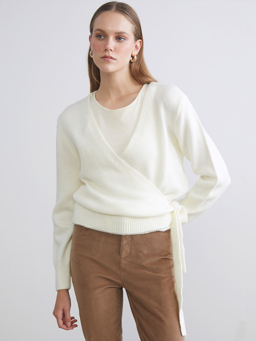 Ekru Kruvaze Yaka Kadın Triko Kazak