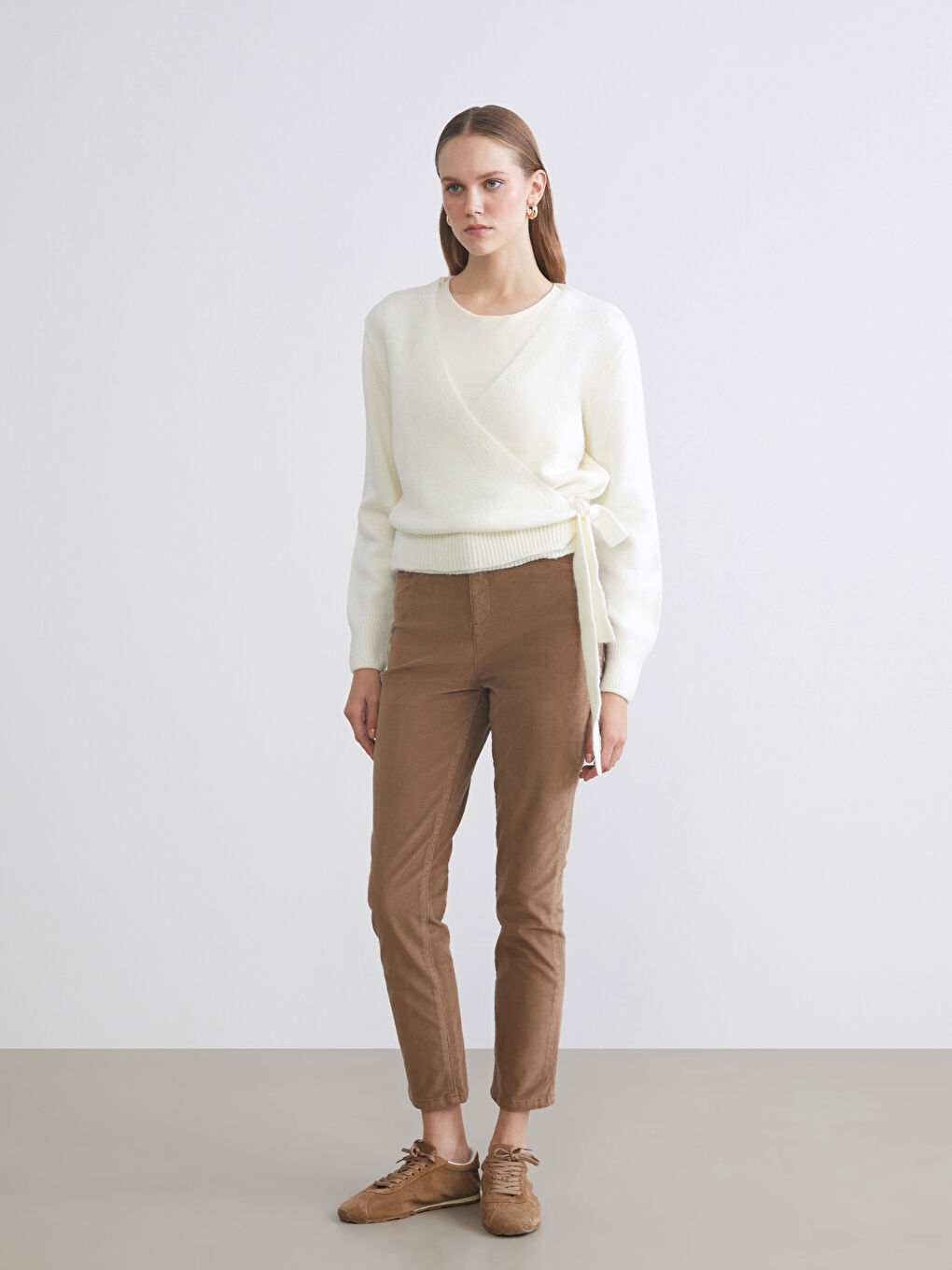 Ekru Kruvaze Yaka Kadın Triko Kazak-1