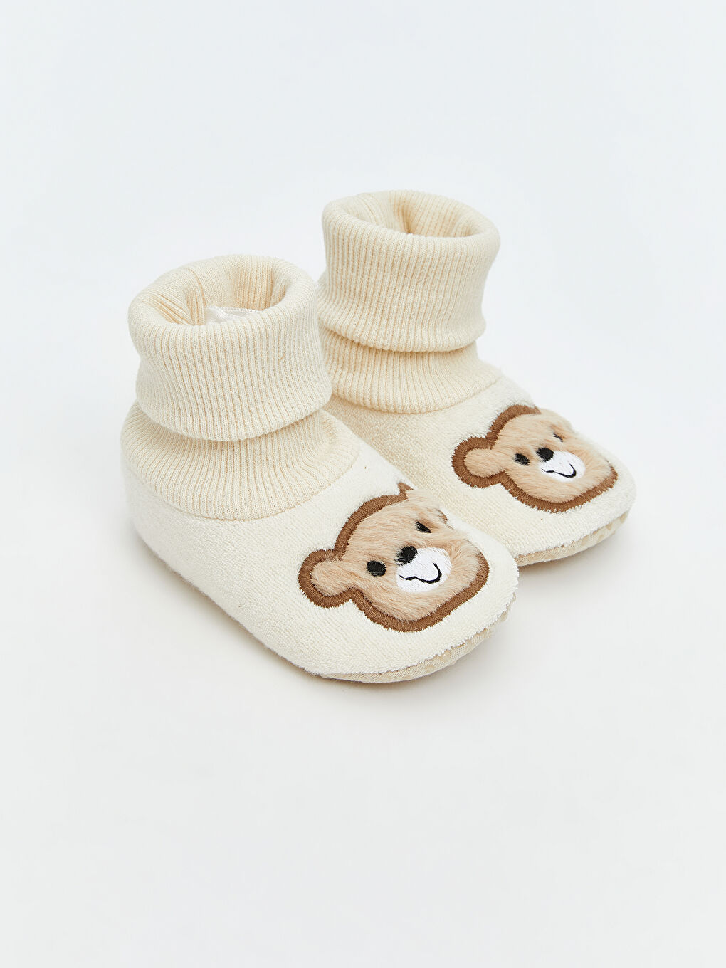 Beyaz Hayvan Figürlü Çoraplı Erkek Bebek Panduf