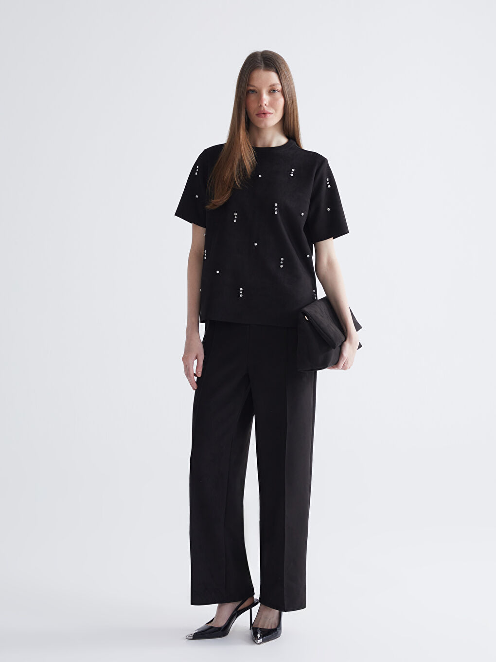 Siyah Bisiklet Yaka Taşlı Süet Görünümlü Bluz-1