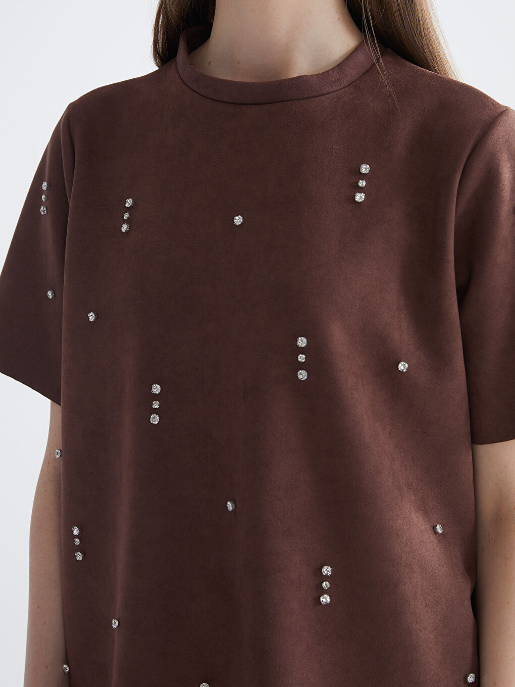 Kahverengi Bisiklet Yaka Taşlı Süet Görünümlü Bluz-2