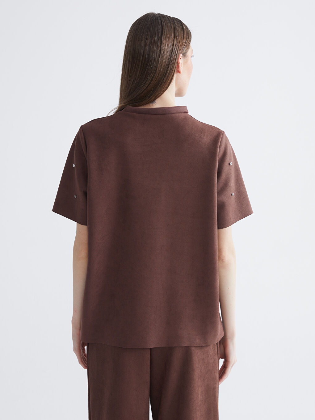 Kahverengi Bisiklet Yaka Taşlı Süet Görünümlü Bluz-3