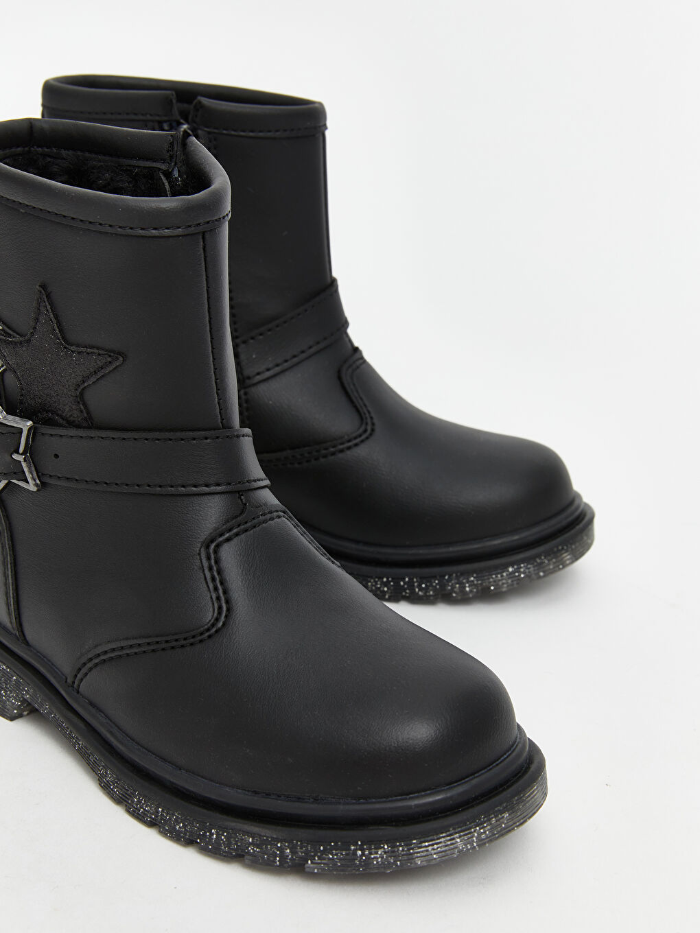 Siyah Deri Görünümlü Kız Çocuk Bot-2