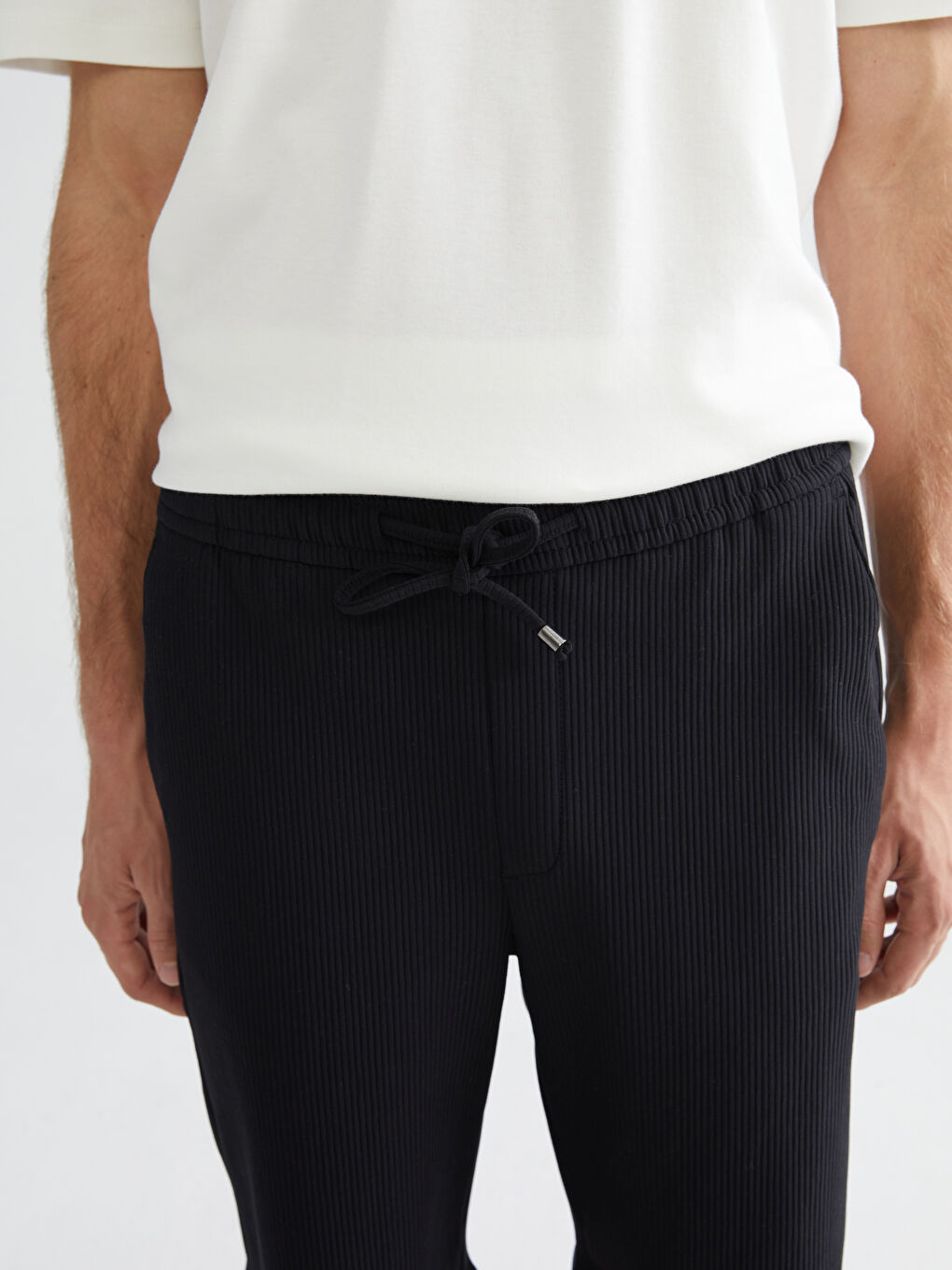 Siyah Standart Kalıp Keten Görünümlü Erkek Şort-3