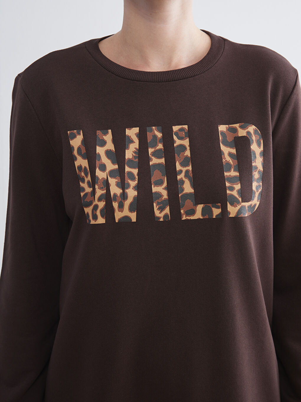Kahverengi Bisiklet Yaka Leopar Desenli Kadın Sweatshirt Tunik-2