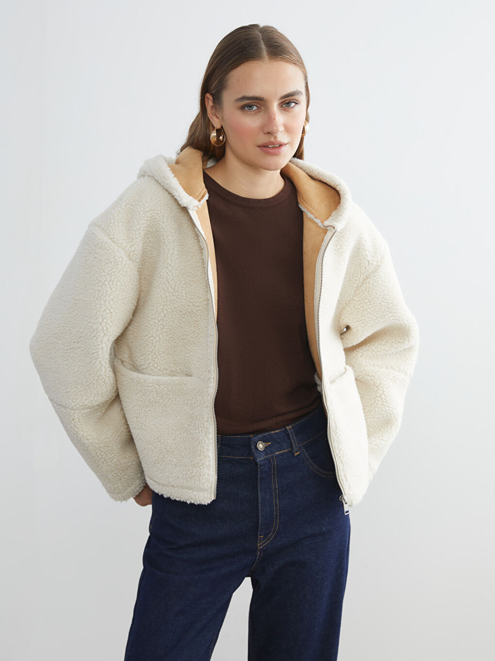 Kapüşonlu Kadın Pelüş Mont