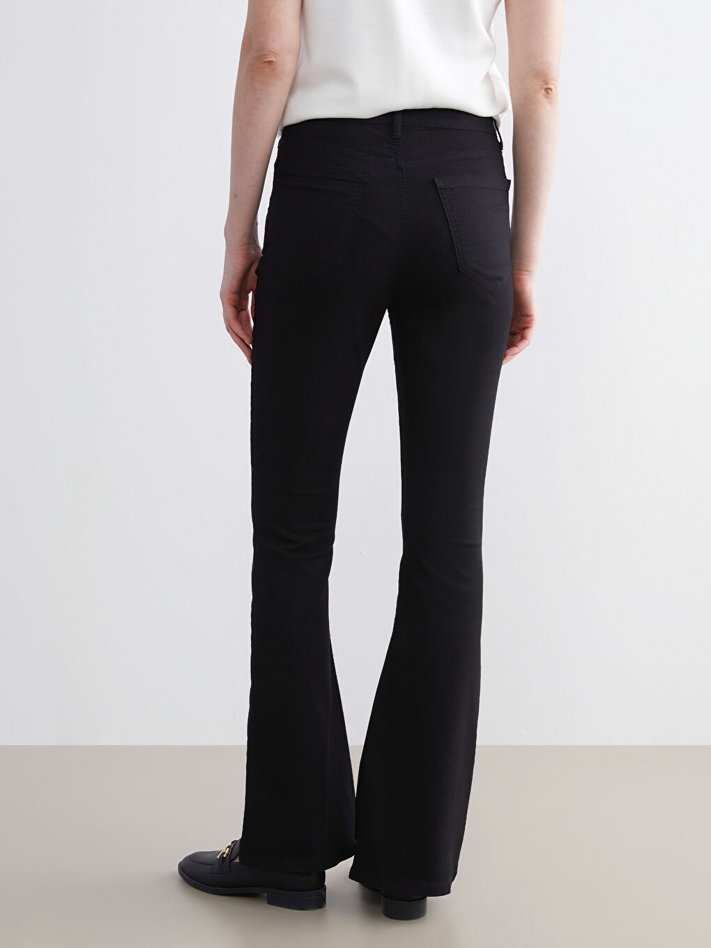 Siyah Flare Kadın Jean Pantolon-3