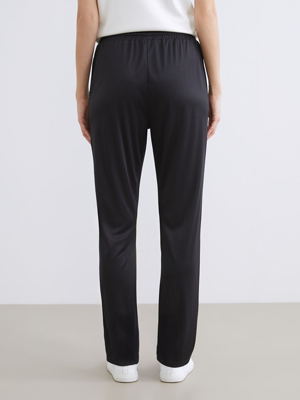 Woman BLACK Sweatpants-3