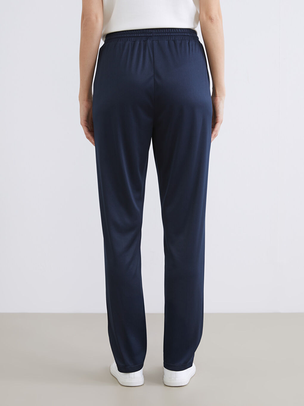 Woman NAVY Sweatpants-3