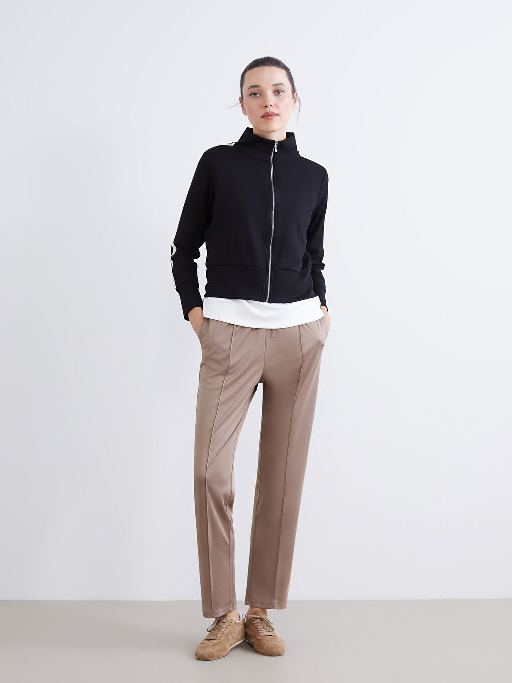 Woman BROWN Sweatpants
