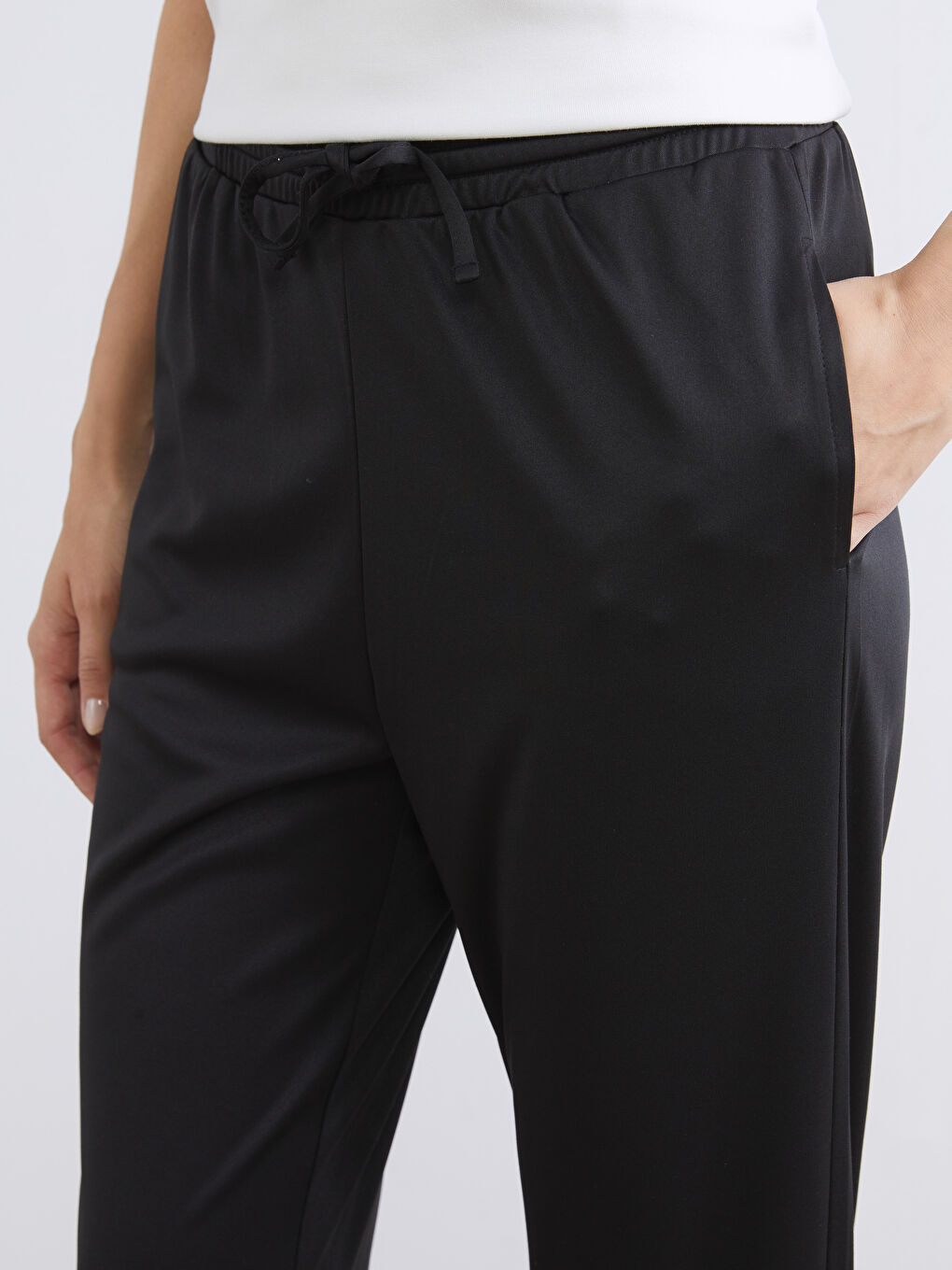 Woman BLACK Sweatpants-2