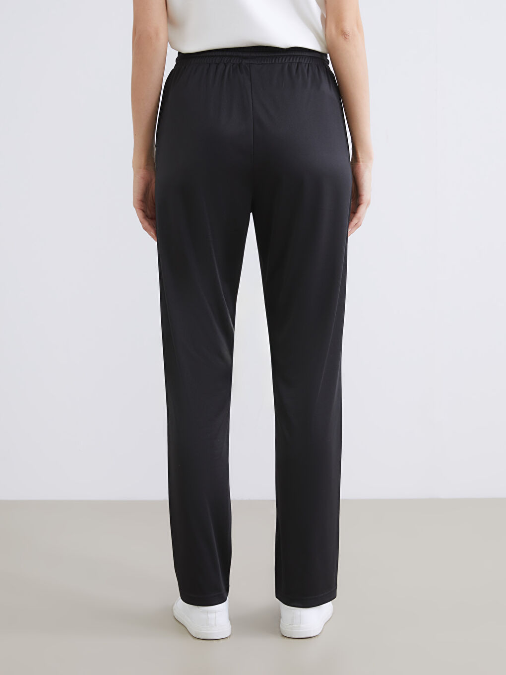 Woman BLACK Sweatpants-3