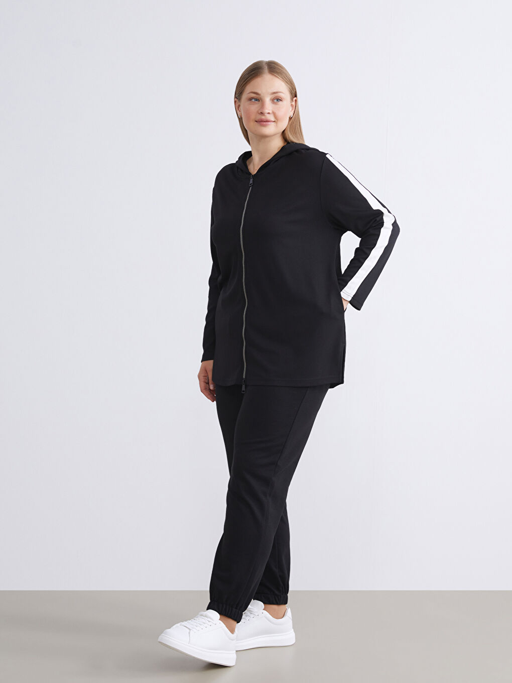 Siyah Beli Lastikli Kadın Jogger Eşofman Altı-1