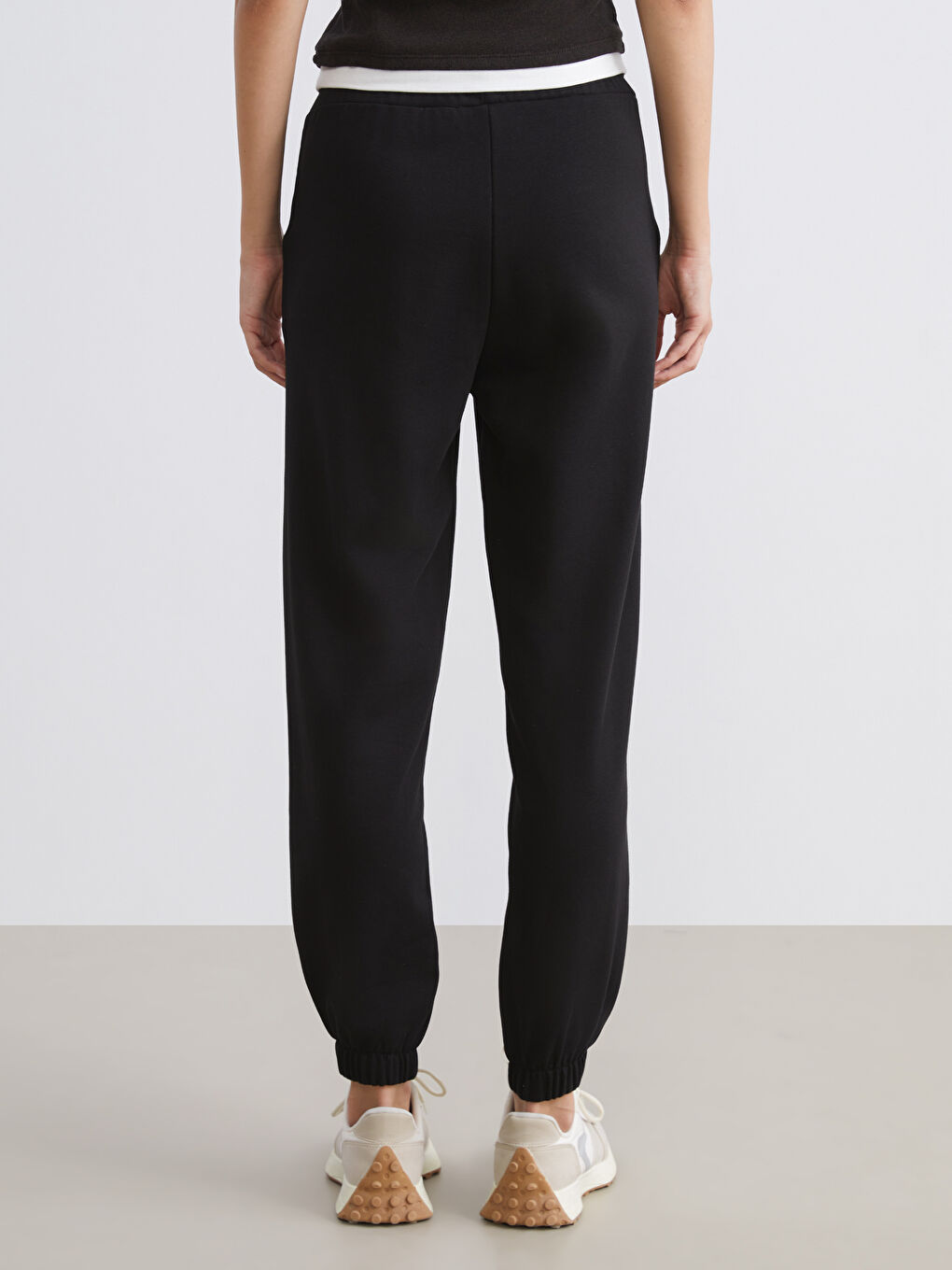Siyah Beli Lastikli Kadın Jogger Eşofman Altı-4