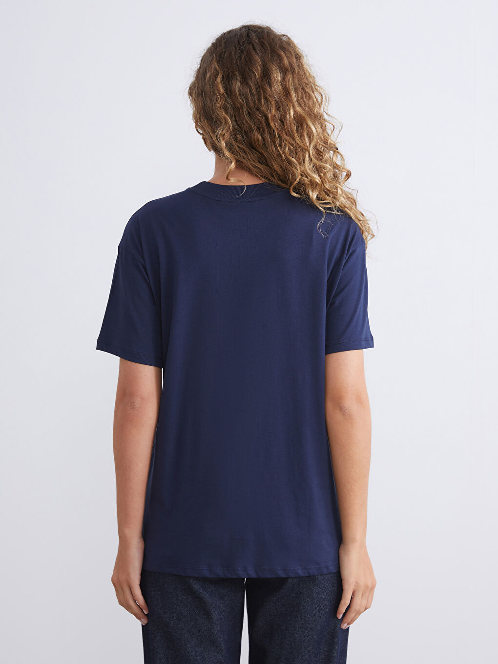 Lacivert Bisiklet Yaka Boston Baskılı Kadın Tişört-5