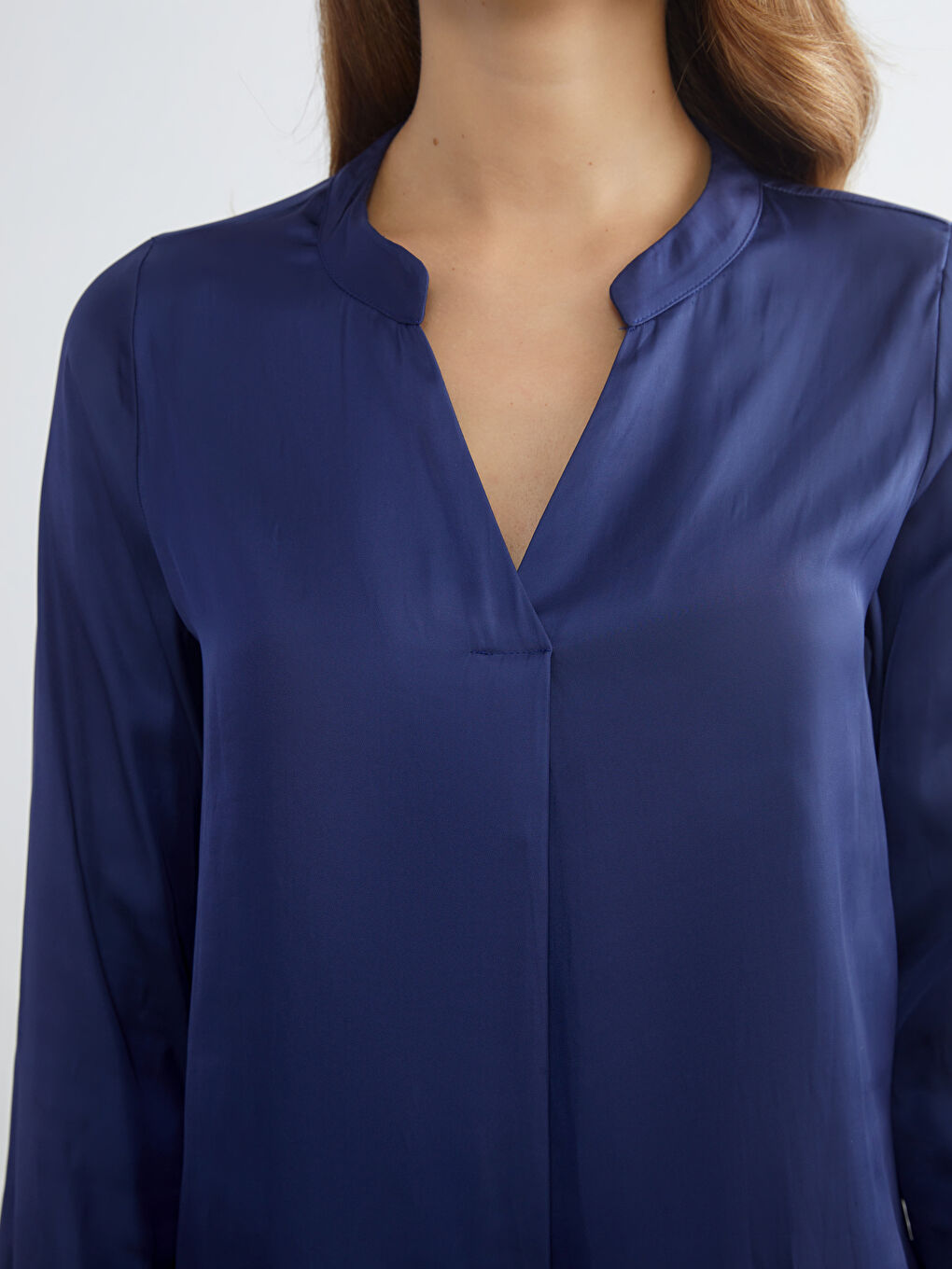 Lacivert Kaçık Yaka Saten Bluz-2