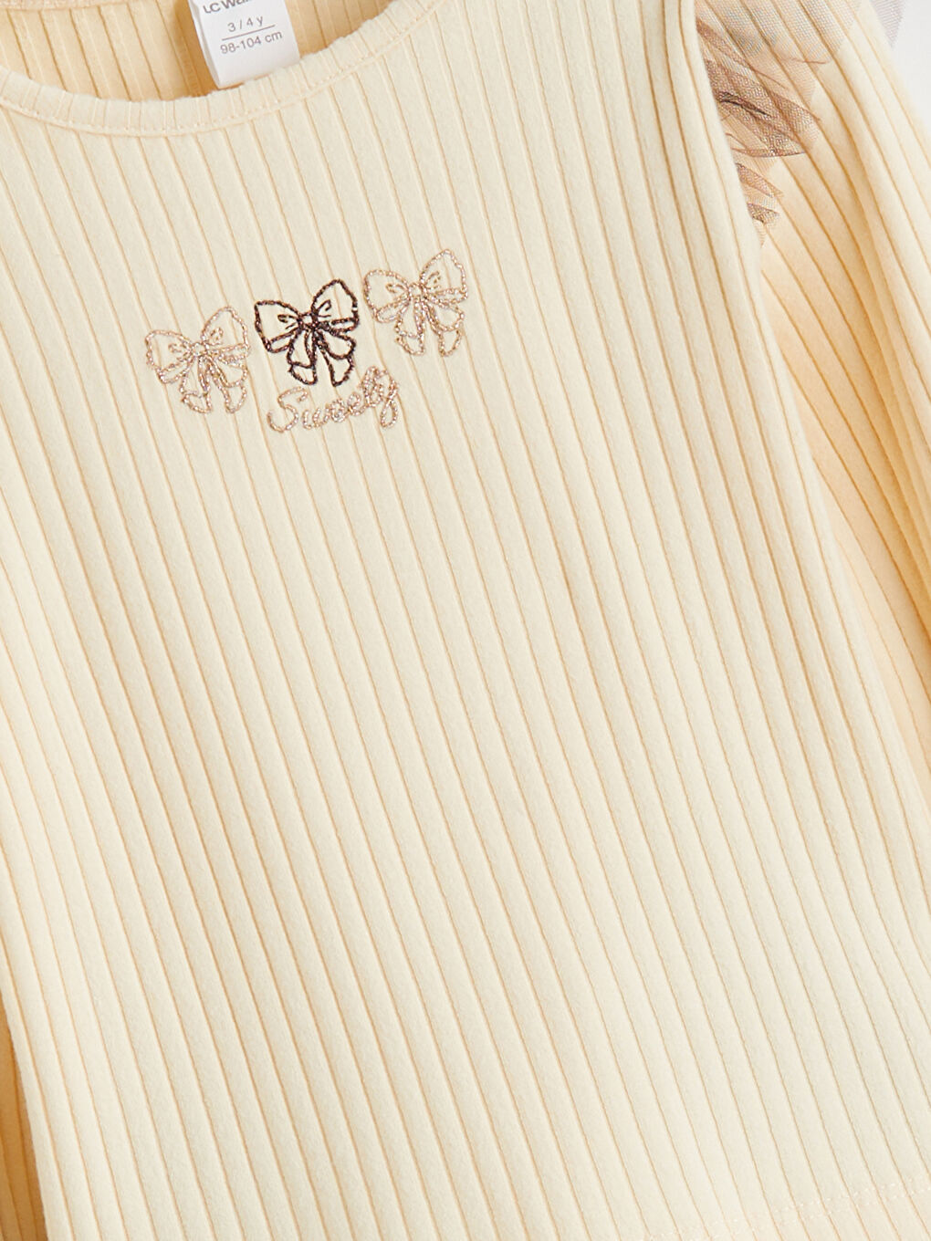 Bej Bisiklet Yaka Fırfırlı Nakışlı Kız Çocuk Tişört-2