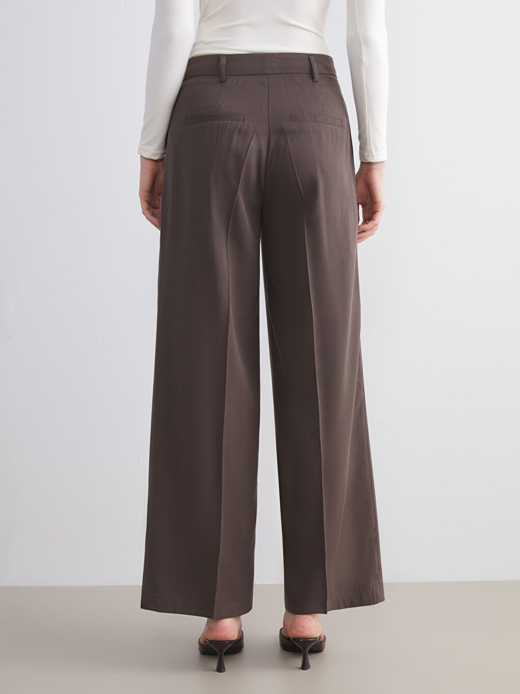 Kahverengi Loose Fit Geniş Paça Kadın Pileli Pantolon-4