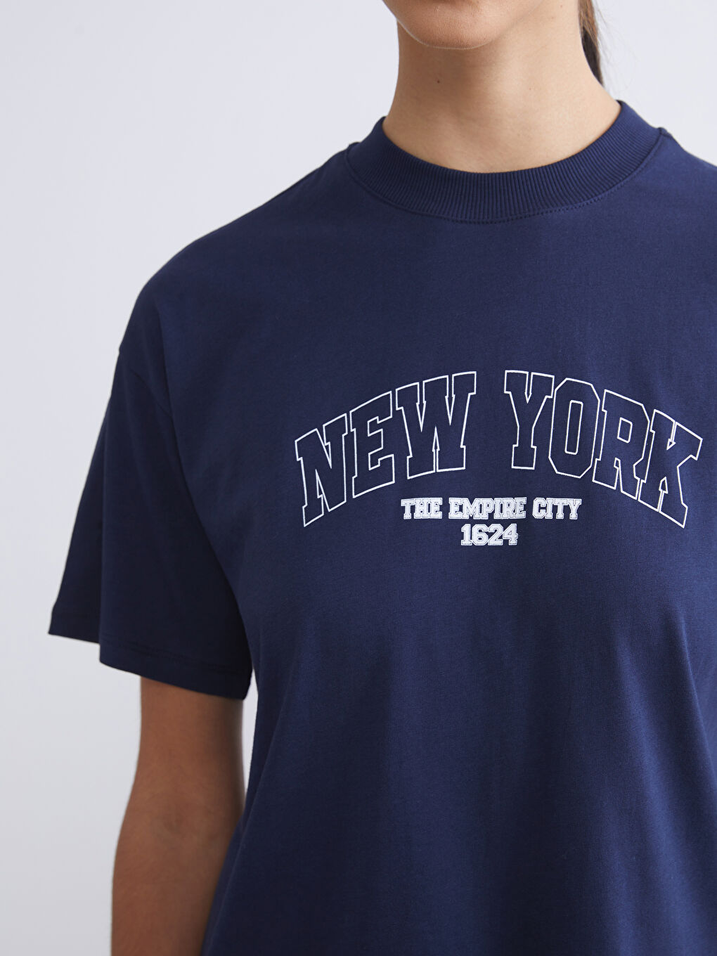 Lacivert Bisiklet Yaka New York Baskılı Kadın Tişört-2