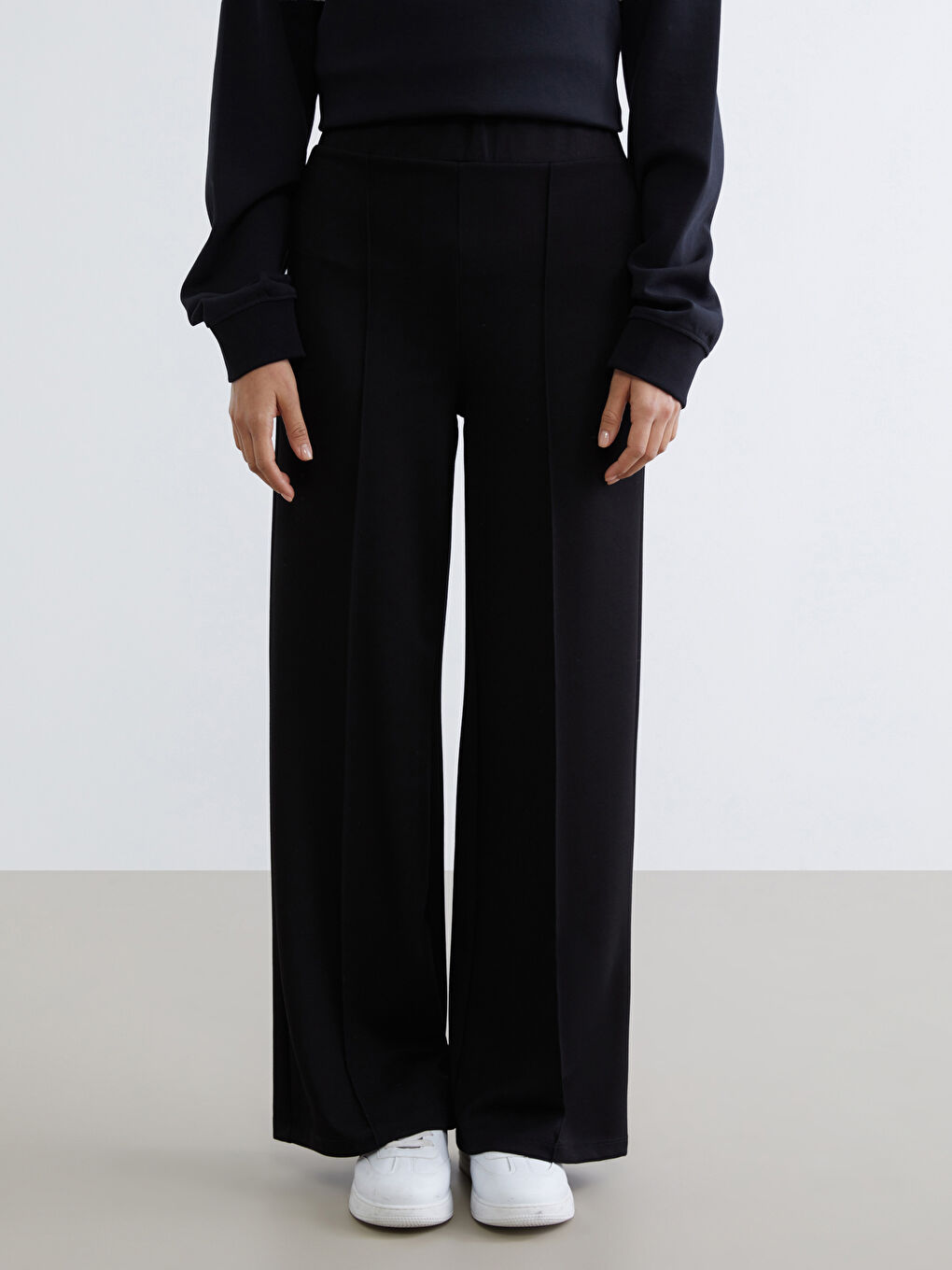 Women's Sweatpants with Elastic Waist-1