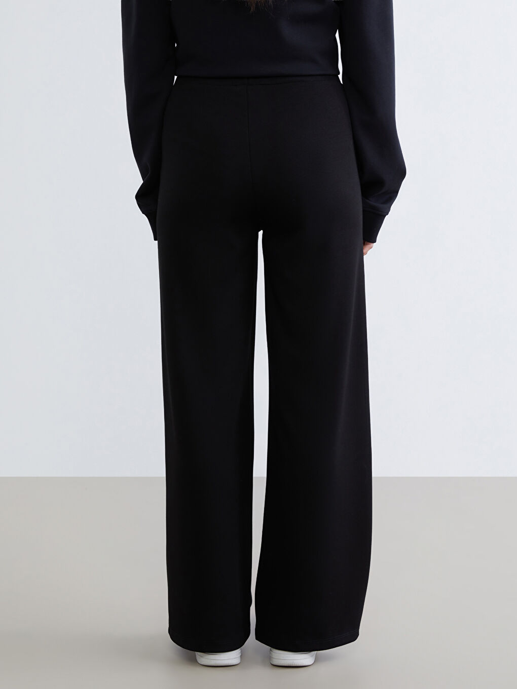 Women's Sweatpants with Elastic Waist-3