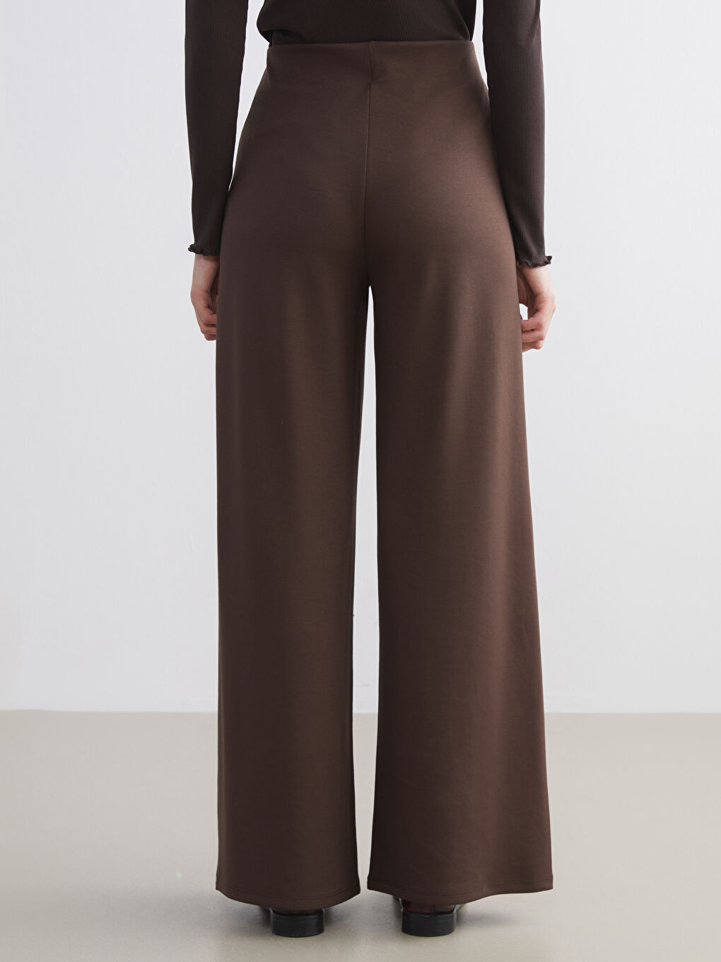 Kahverengi Beli Lastikli Geniş Paça Kadın Pantolon-3