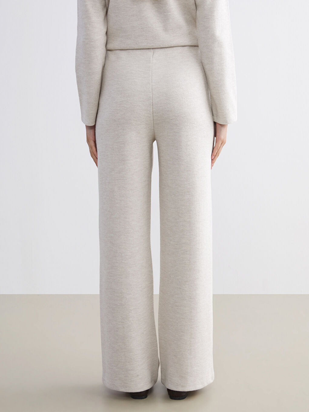 Elasticated Waist Wide Leg Women's Sweatpants-3