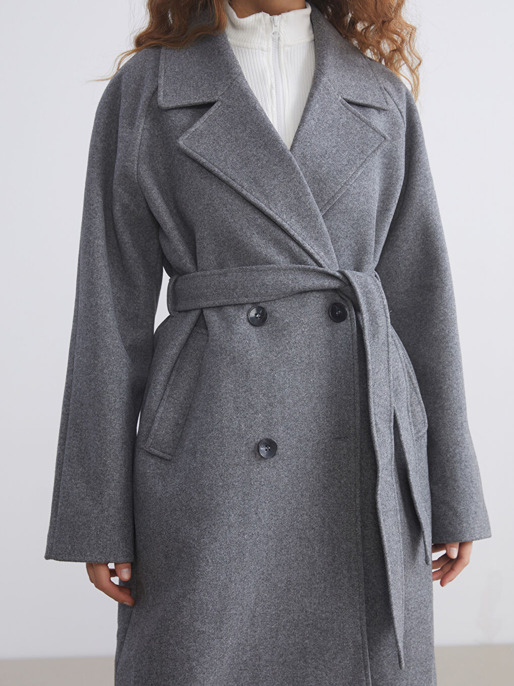 Gri Beli Kemerli Kruvaze Yaka Kadın Kaşe Kaban-2