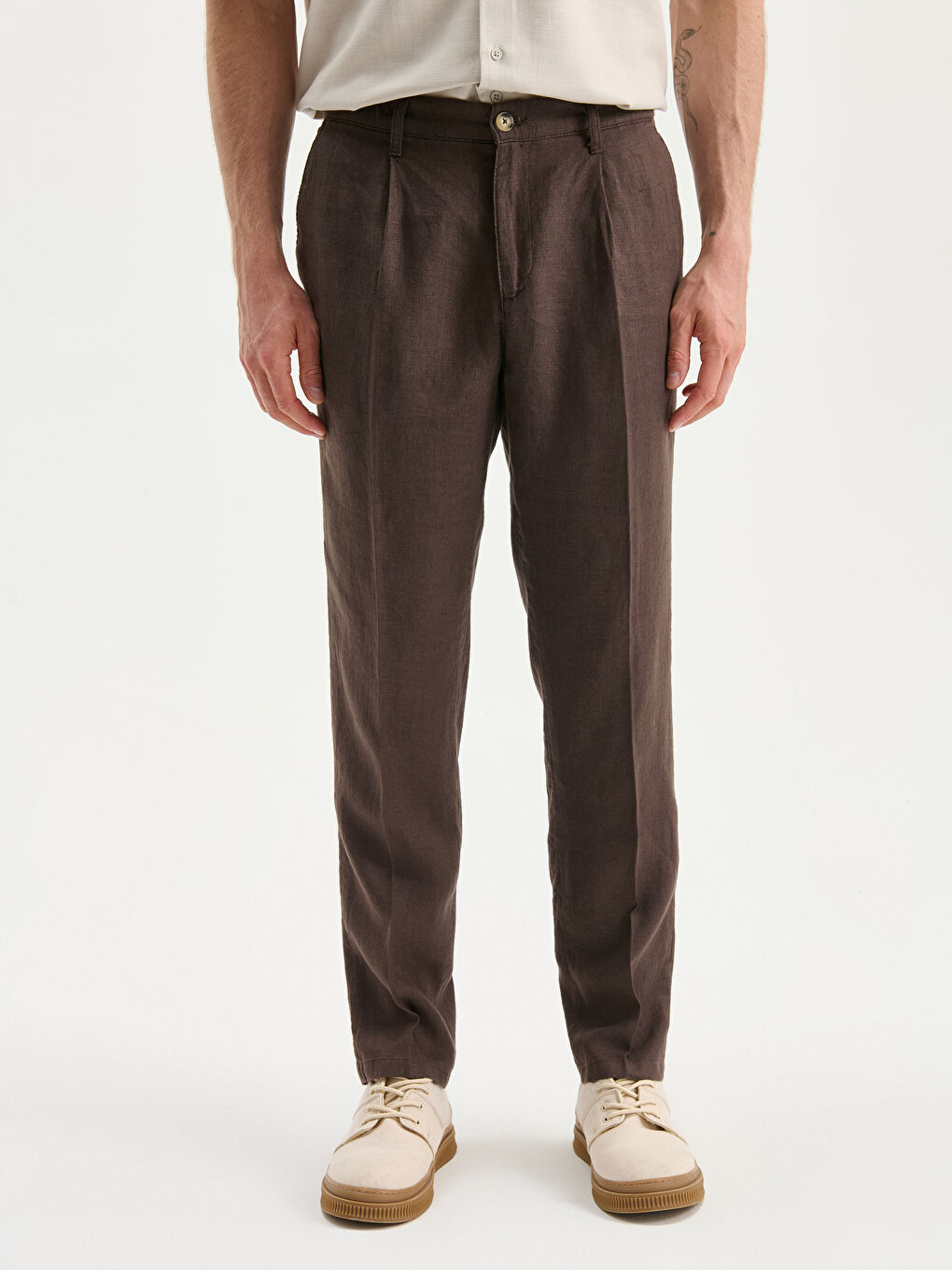 Kahverengi Standart Kalıp Keten Erkek Pantolon-1