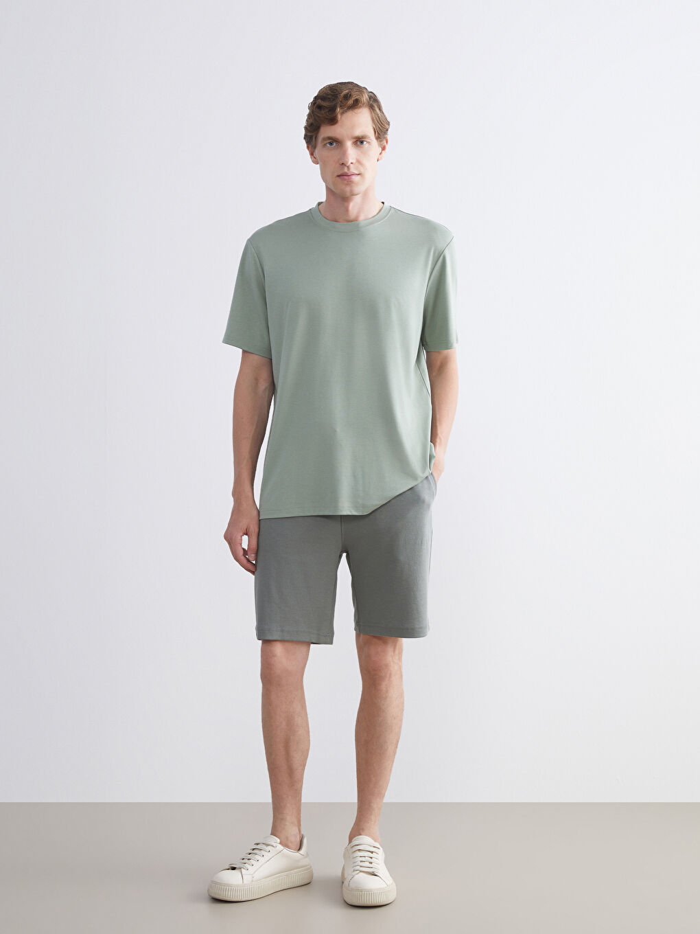 Haki Standart Kalıp Erkek Şort