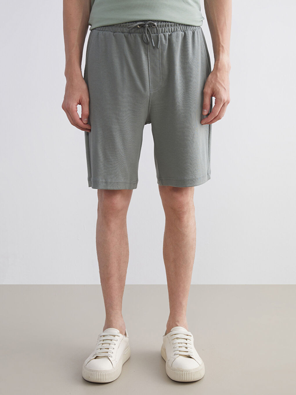 Haki Standart Kalıp Erkek Şort-1