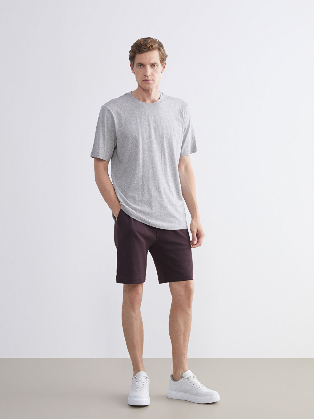 Mürdüm Standart Kalıp Erkek Şort