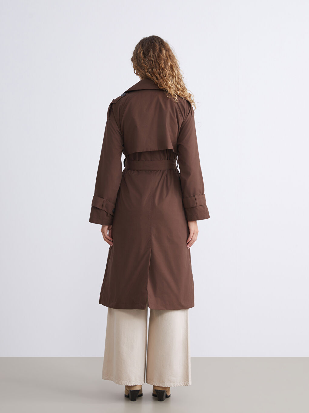 Kahverengi Kruvaze Yaka Oversize Kadın Trençkot-4
