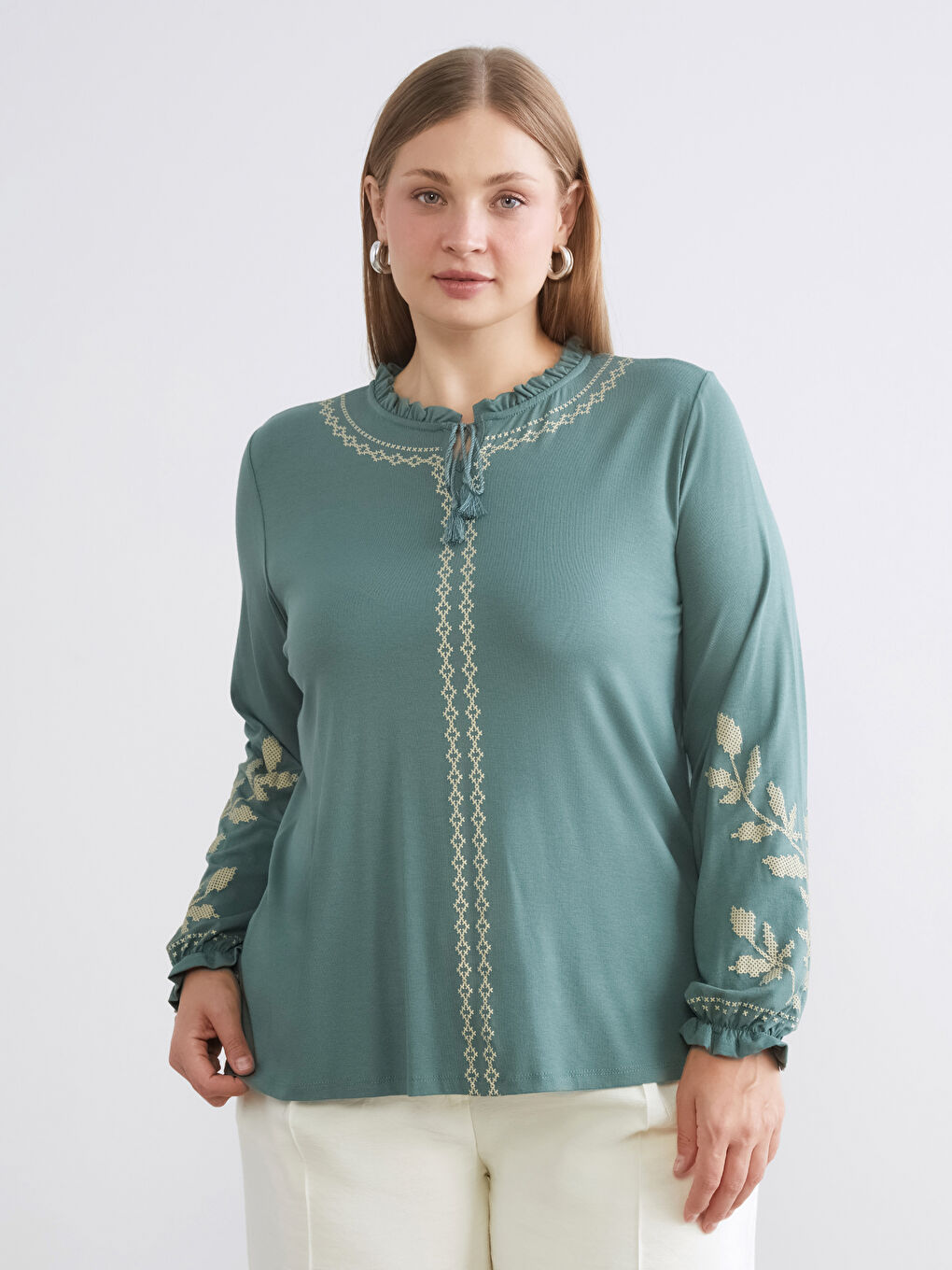 Yeşil Fırfırlı Bağlamalı Yaka Desenli Bluz-1