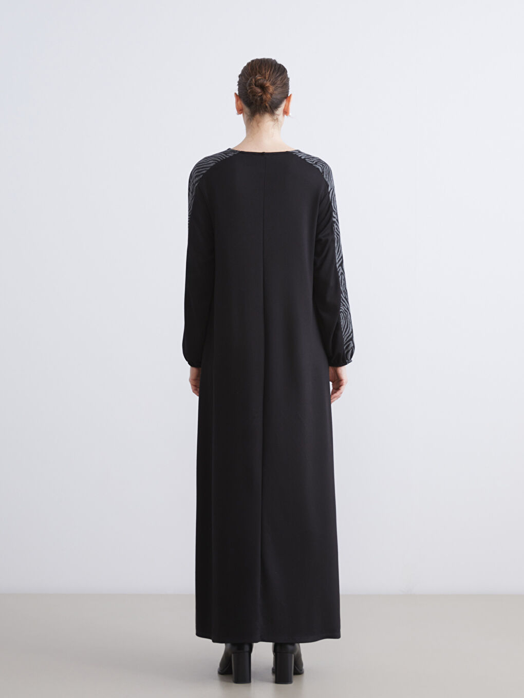 Siyah Büyük Beden Bisiklet Yaka Desenli Elbise-4