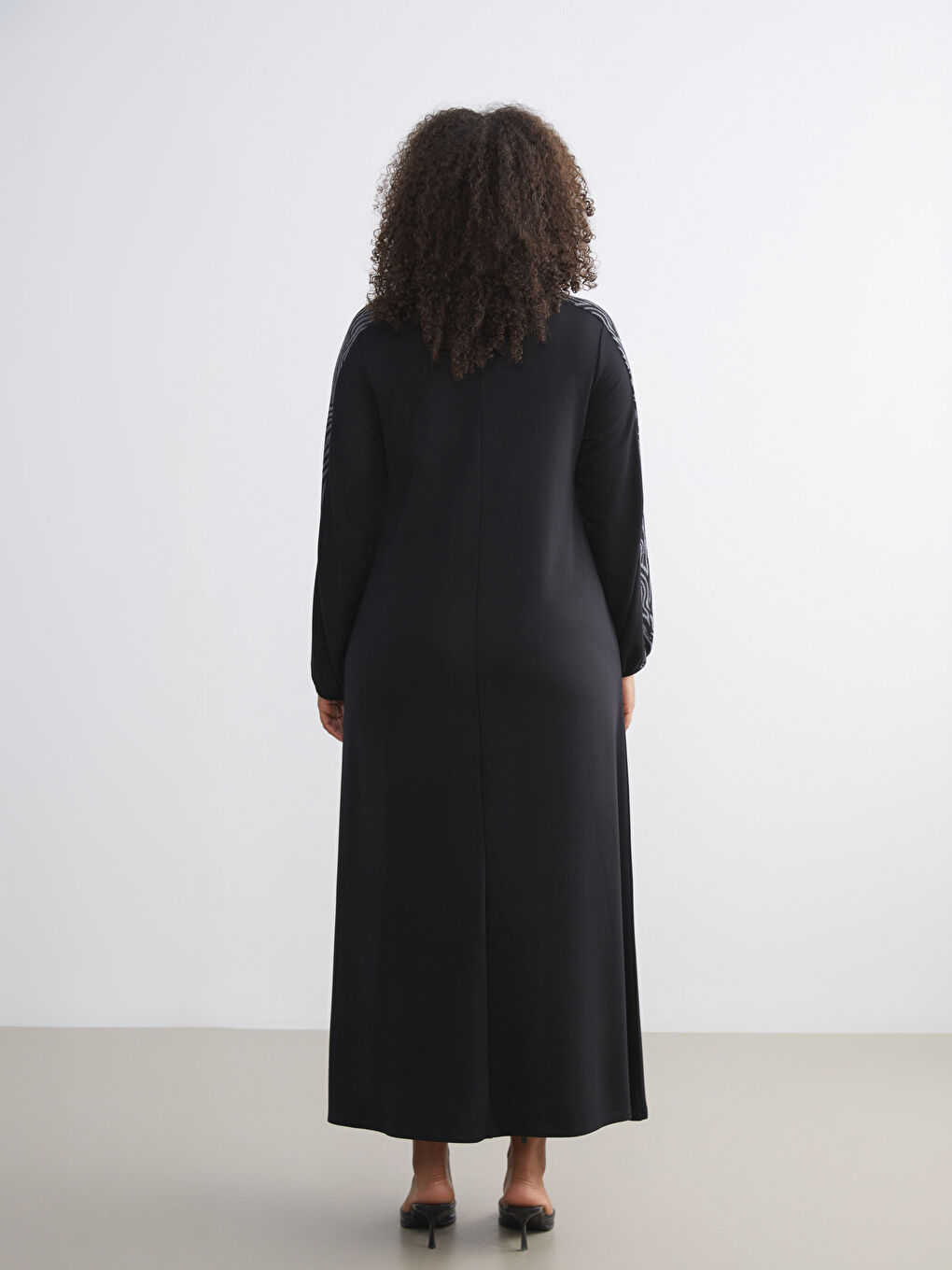 Siyah Büyük Beden Bisiklet Yaka Desenli Elbise-7