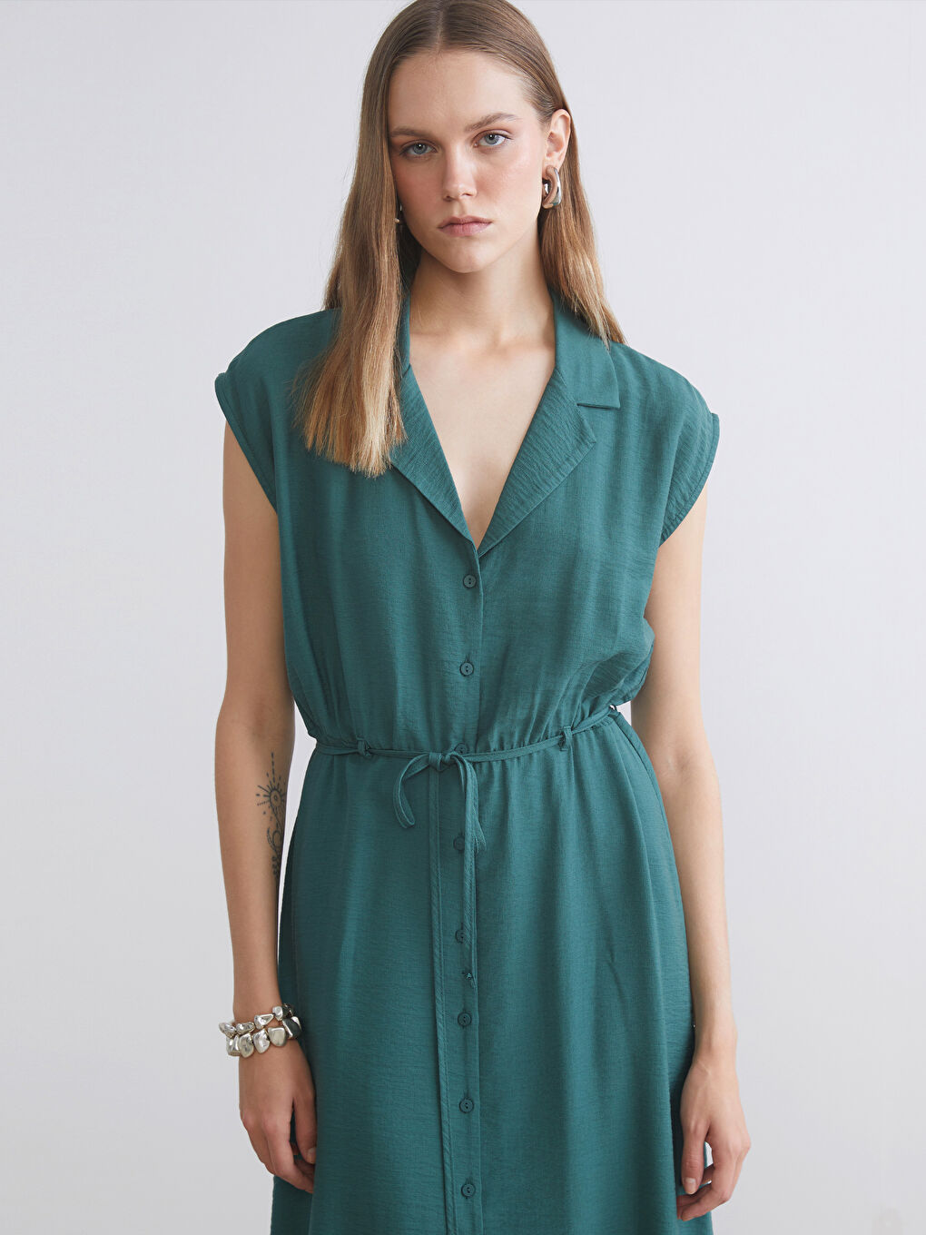 Yeşil Beli Kuşaklı Gömlek Elbise-2