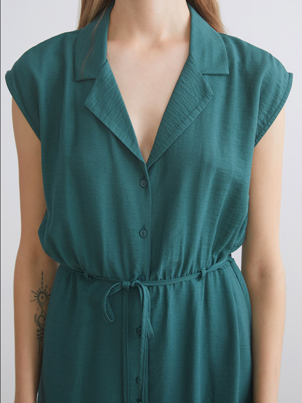 Yeşil Beli Kuşaklı Gömlek Elbise-3