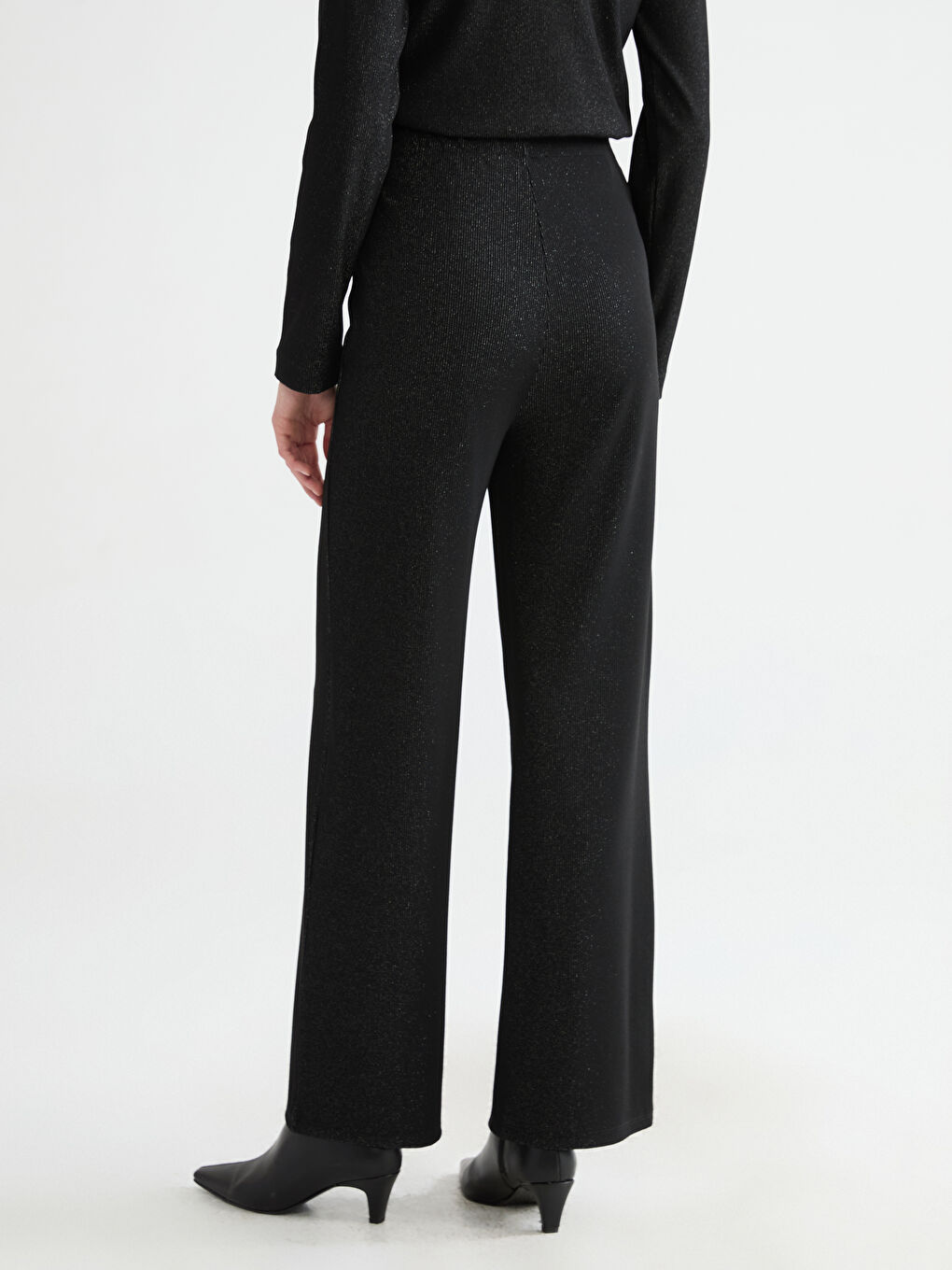 Siyah Beli Lastikli Parlak Görünümlü Kadın Pantolon-3