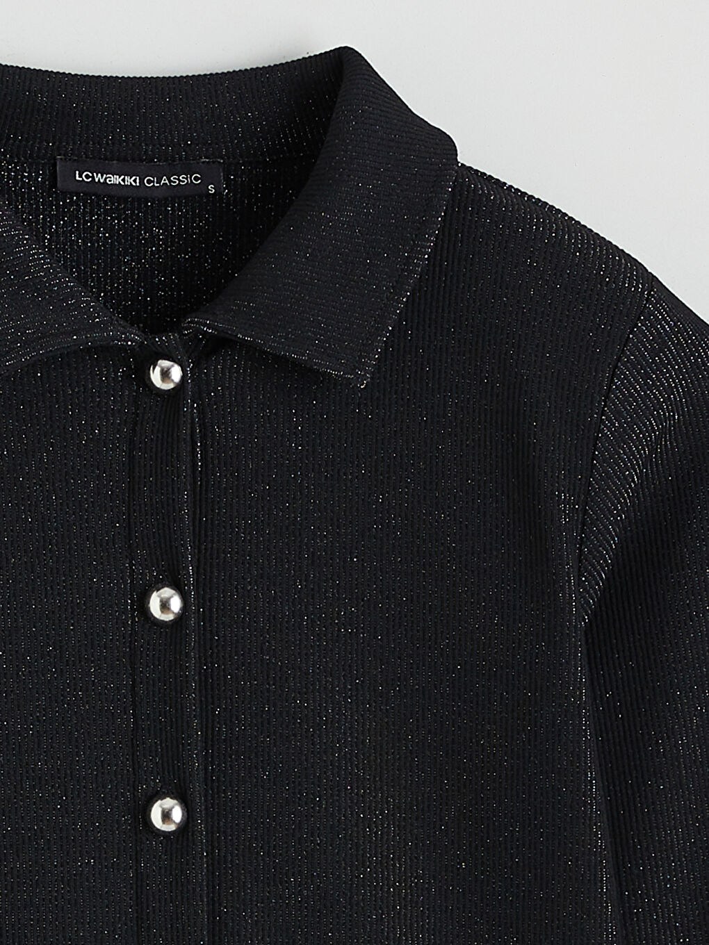 Siyah Polo Yaka Parlak Görünümlü Kadın Hırka-5